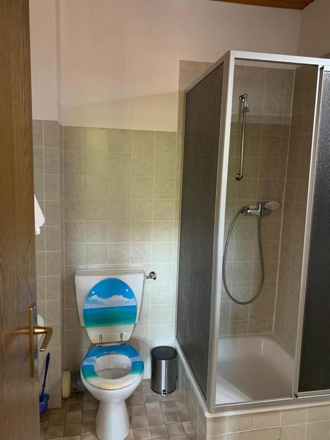Hotelzimmer Im Alten Reihenhaus Auf Der Stadtmauer バッハラッハ エクステリア 写真