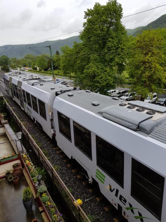 Hotelzimmer Im Alten Reihenhaus Auf Der Stadtmauer バッハラッハ エクステリア 写真