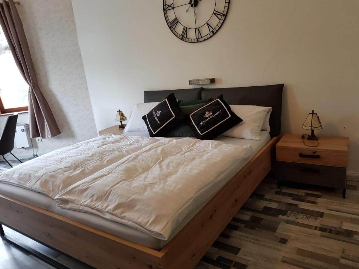 Hotelzimmer Im Alten Reihenhaus Auf Der Stadtmauer バッハラッハ エクステリア 写真